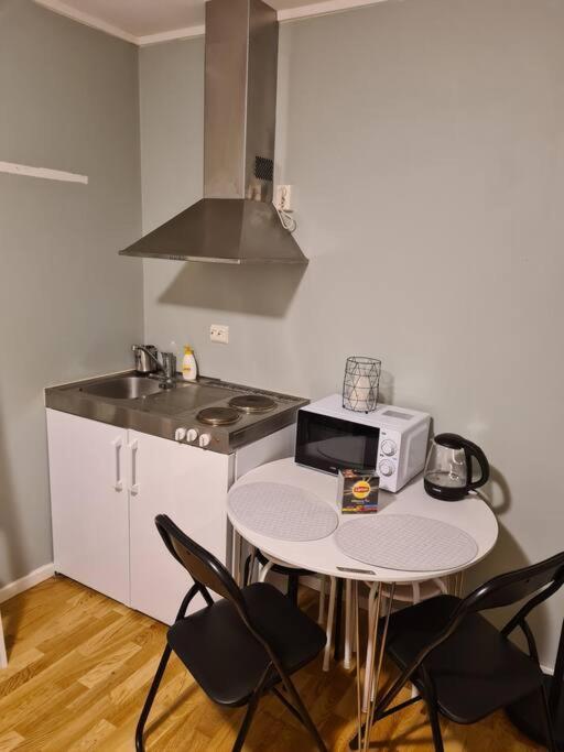 טרומסה Small Studio Appartment מראה חיצוני תמונה